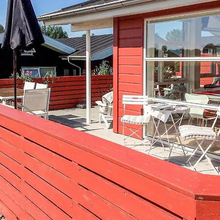 Nice In W/ 3 Bedrooms Vakantiehuis *