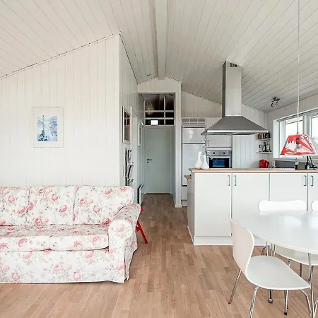 Vakantiehuis Nice In W/ 3 Bedrooms Tranekær