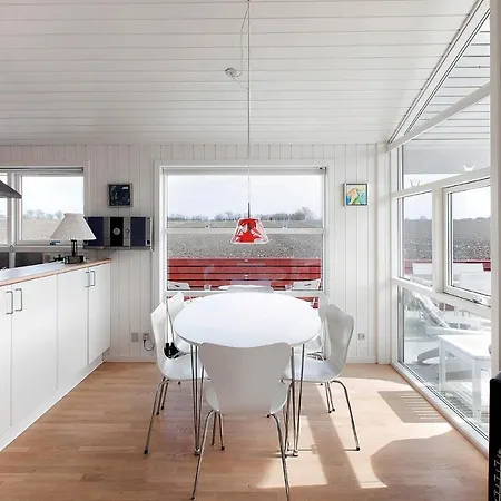 Nice In W/ 3 Bedrooms Vakantiehuis Tranekær